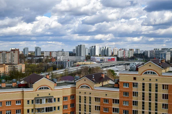 Москва, Россия - 29 апреля. 2018. вид на спальную площадь в Зеленоградском районе — стоковое фото