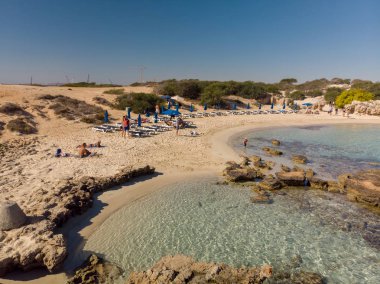 Ayia Napa, Kıbrıs - 1 Kasım. 2018. Makronissos plaj ve kıyı şeridi görüntüleyin