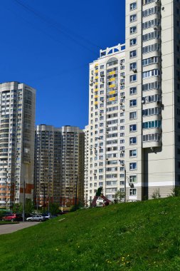 Khimki, Rusya Federasyonu - 10 Mayıs. 2018. tipik bir yerleşim bölgesinde kentsel peyzaj