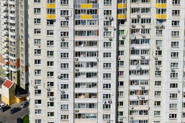 Khimki, Rusya Federasyonu - 10 Mayıs. 2018. Endüstriyel Konut için tipik bir konut ev cephe