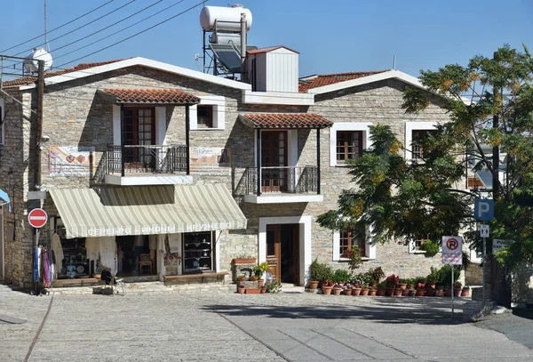 Lefkara, Cipro - 2 novembre. 2018. Tipica casa e negozi in un villaggio di alta montagna — Foto Stock