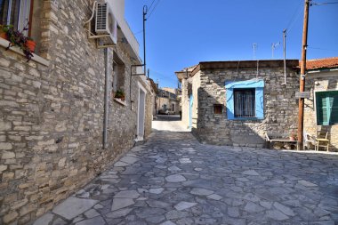 Lefkara, Kıbrıs - 2 Kasım. 2018. caddede Lefkara, Kıbrıs'ın eski Köyü