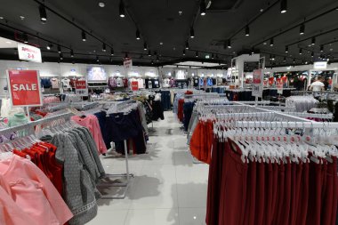 Moskova, Rusya - 18 Ocak. 2019. dükkanı Gloria Jeans iç. üretim şirket ve ticaret giyim çocukları ve gençleri