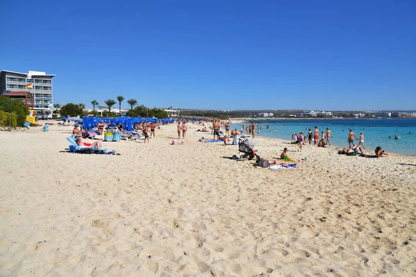 Айя-Напа, Кипр - 1 ноября. 2018 год. Общий вид красивого Makronissos Beach Resort — стоковое фото