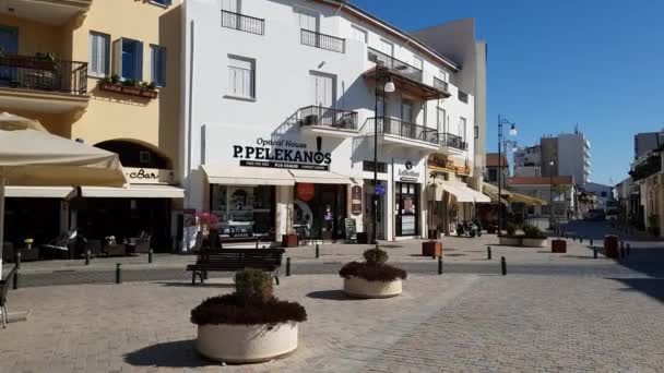 Larnaca, Cyprus - 2 November. 2018. fragment straten van St. Lazarus in de buurt van de gelijknamige tempel — Stockvideo