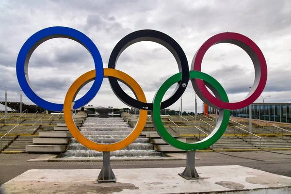 Sochi, Russia - May 30. 2018. Olympic rings installed in the square in front of the autodrome — Stock Photo, Image