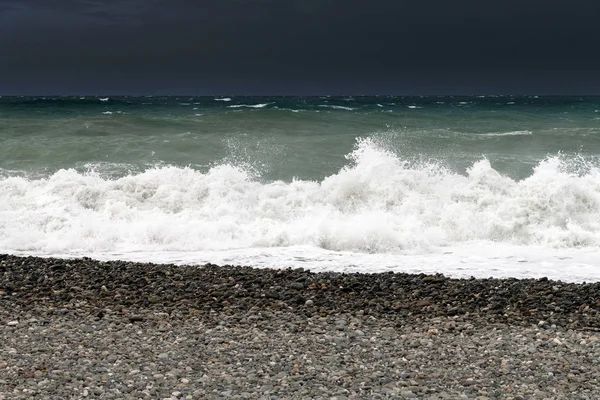Черное море во время шторма — стоковое фото