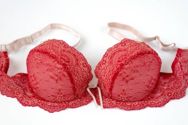 Beyaz zemin üzerine kırmızı dantel sütyen