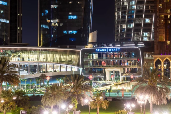 Abu Dhabi, UAE - March 30. 2019. Grand Hyatt hotel with night illumination — Stock Photo, Image