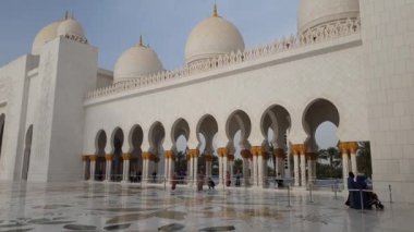 Abu Dabi, BAE-31 Mart. 2019. Şeyh zeyd büyük Camii 'nde turistler