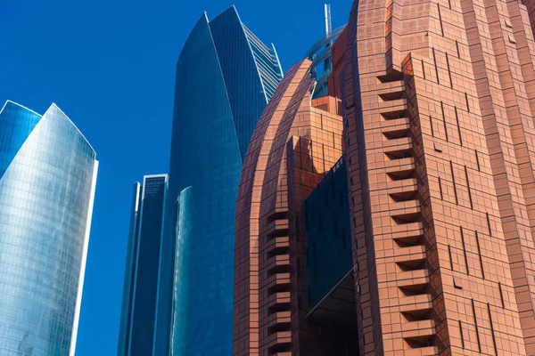 阿布扎比，阿联酋 - 3月29日。2019. 摩天大楼综合体 - 阿提哈德塔和巴布阿尔卡斯尔酒店 — 图库照片