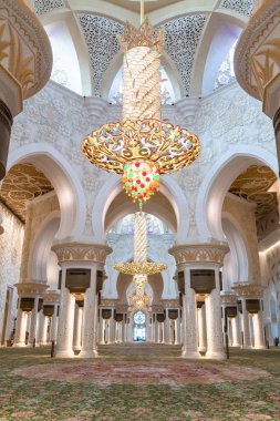 Abu Dabi, Bae - 2 Nisan. 2019. Şeyh Zayd Ulu Camii İçi