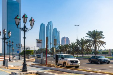 Abu Dabi, Bae - 29 Mart. 2019. Etihad Kuleleri ve diğer gökdelenlere bakan Cityscape