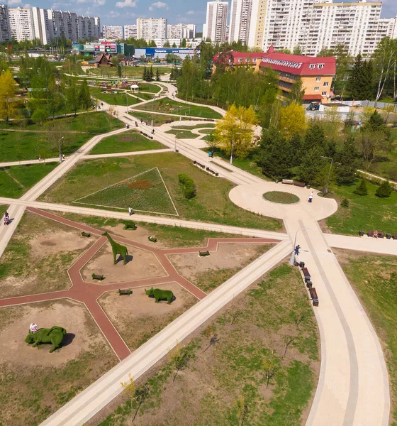 Moskau, russland -7. 2019. boulevard in 16 bezirk zelenograd nach wiederaufbau — Stockfoto