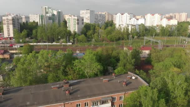 Edificios residenciales de diferentes alturas en Moscú, Rusia — Vídeo de stock