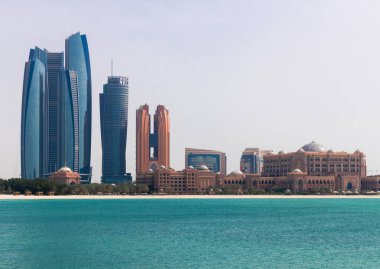 Abu Dabi, Bae - 31 Mart. 2019. Gökdelenler ve Basra Körfezi ile Cityscape