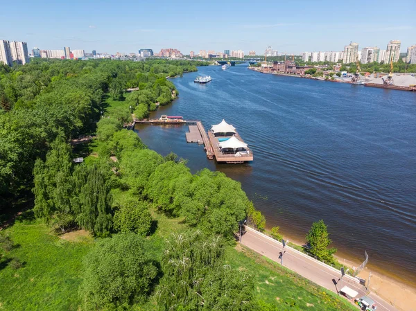 Top uitzicht op het Park Severnoye Tushino in Moskou, Rusland. — Stockfoto