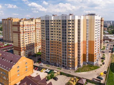 Moskova bölgesindeki modern yüksek katlı konut binaları, Rusya