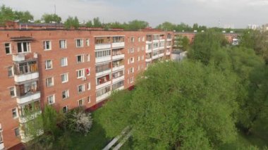 Moskova, Rusya 'daki Zelenograd 'da eski evler. yukarı hareket