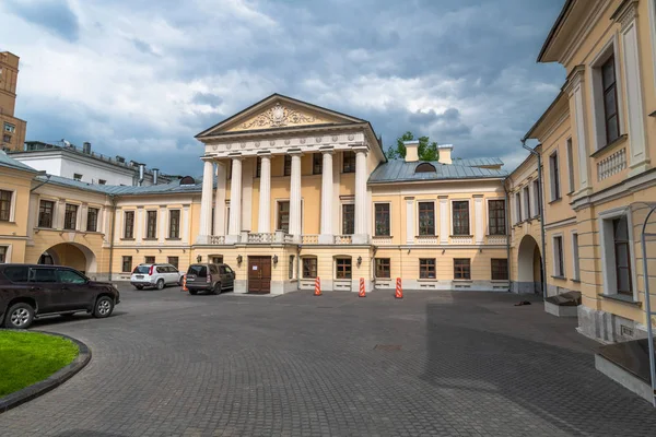 Moscow, Russia -May 12.2019. Old mansion of Soymonov on Malaya Dmitrovka street. Sight — Stock Photo, Image