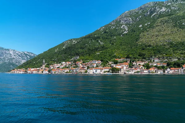 Perast città vecchia nella baia di Kotor in Montenegro — Foto Stock