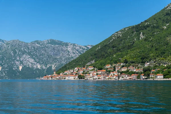 Perast città vecchia nella baia di Kotor in Montenegro — Foto Stock