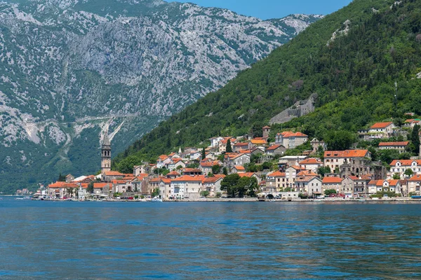 Perast antica città nella baia di Kotor in Montenegro — Foto Stock