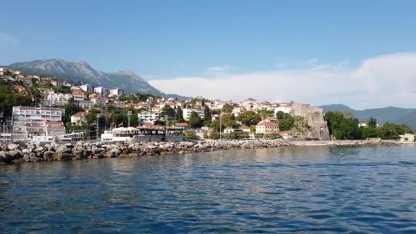 Herceg Novi starożytne miasto w zatoce Kotor w Czarnogórze — Wideo stockowe