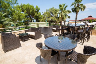 Türkiye 'de açık havadaki yuvarlak masalar ile Cafe