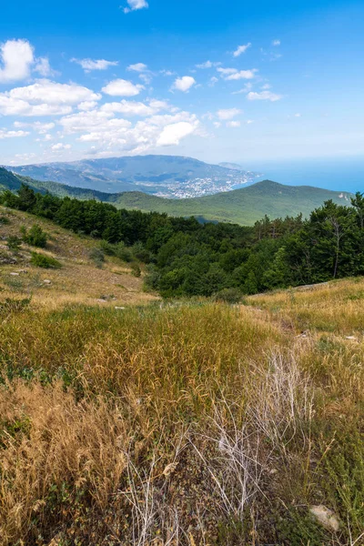 Piękny widok z góry Ah-Petri na Krymie — Zdjęcie stockowe