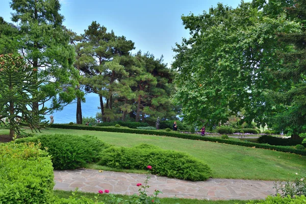 Partenit, Krim - 8. Juli. 2019. ein park landschaft art aivazovskoe — Stockfoto