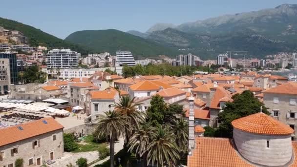 Budva, Montenegro - 13 giugno 2019. Città Vecchia e Cattedrale di San Giovanni Battista — Video Stock