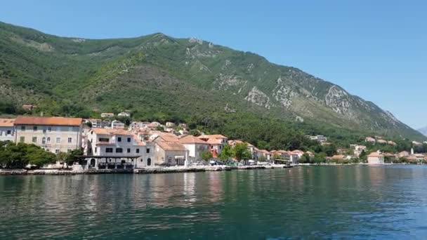 Pohled na Prcanj z Kotorského zálivu, Černá Hora — Stock video