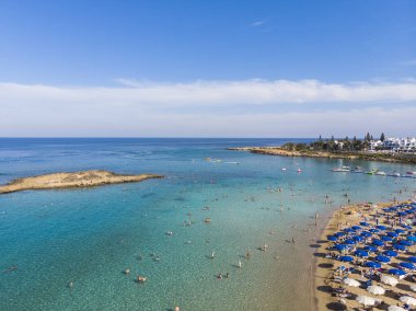 Kıbrıs 'ın Protaras kentindeki ünlü incir ağacı plajı