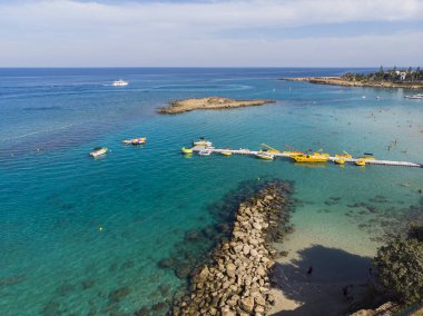 Kıbrıs 'ın Protaras kentindeki ünlü incir ağacı plajı