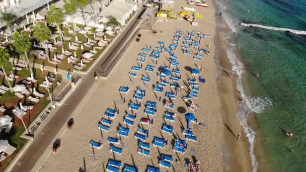 Protaras, Cypern - 11 oktober. 2019. The Famous Sunrise Beach - en vacker offentlig strand — Stockvideo