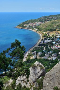 Kırım 'daki Koshka Dağı' ndan Simeiz köyünün manzarası
