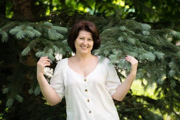 Russian Woman Spruce Summer — Stock Photo, Image