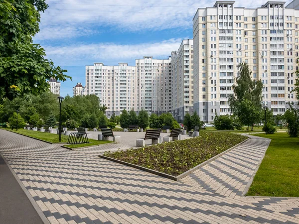 Stadslandschap Met Een Boulevard Zelenograd District Moskou Rusland Stockafbeelding