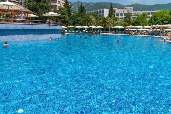 Becici Karadağ Haziran 2019 Iberostar Tatil Köyünde Yüzme Havuzu — Stok fotoğraf