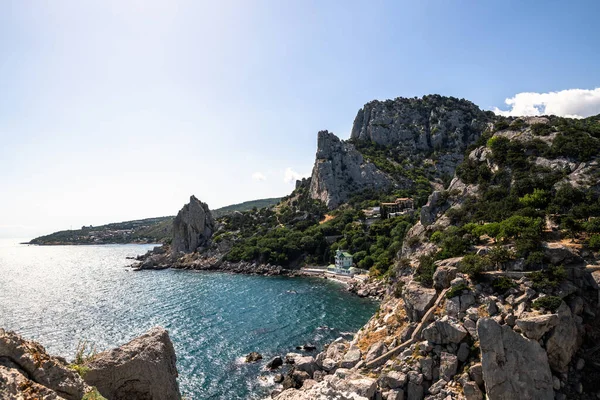 El paisaje de la montaña Koshka con el Mar Negro en la Crimea Imágenes De Stock Sin Royalties Gratis