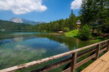 Zabljak, Karadağ - 14 Haziran. 2019. Durmitor Park 'taki Kara Göl