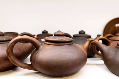 Kırım 'da geleneksel Tatar kil çaydanlığı