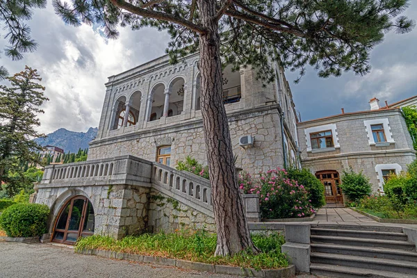 Koreiz Krim Juli 2019 Ladder Aan Prinsen Yusupov Palace Rechtenvrije Stockfoto's