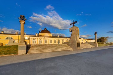 Arkhangelsk ticaret Yard (Gostiny Dvor) cape Pur-Navolok ve bir stel 