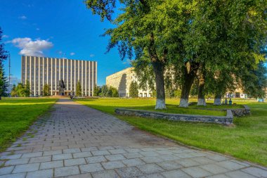 Lenin Arkhangelsk Meydanı. Lenin anıt ve Arkhangelsk bölgesel meclis milletvekillerinin