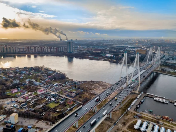 Saint Petersburg Neva Nehri Üzerinde Askılı Köprü — Stok fotoğraf