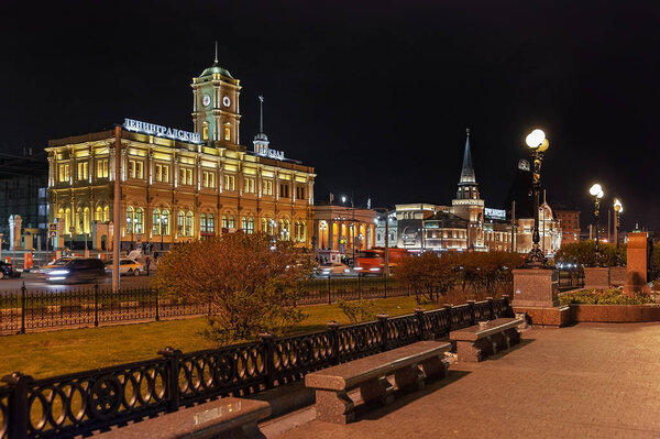 Moscow. Komsomolskaya square. Leningradsky railway station in the night