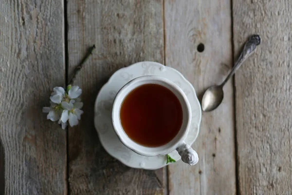 Чашка Чая Деревянном Столе Миндальным Цветком — стоковое фото