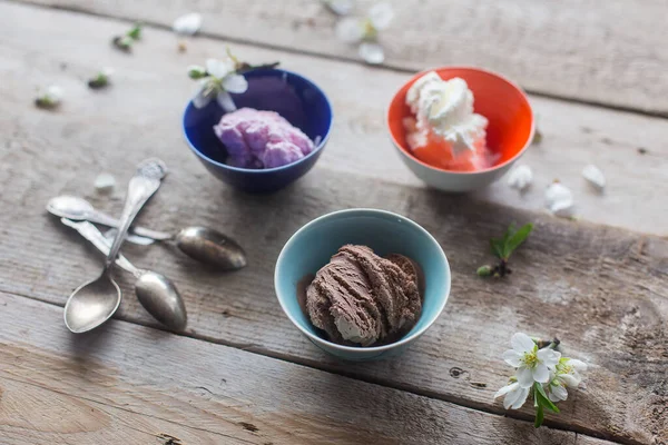 Helado Con Flor Almendra — Foto de Stock